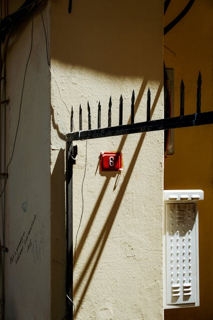 Wall security spikes